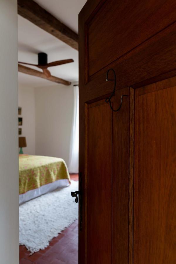 Hotel La Perroya Visan Esterno foto