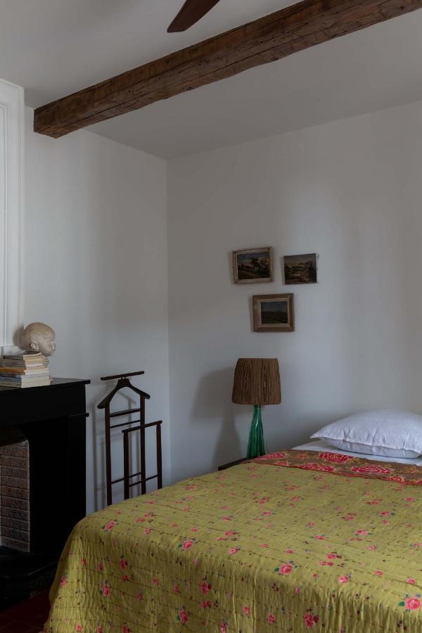 Hotel La Perroya Visan Esterno foto