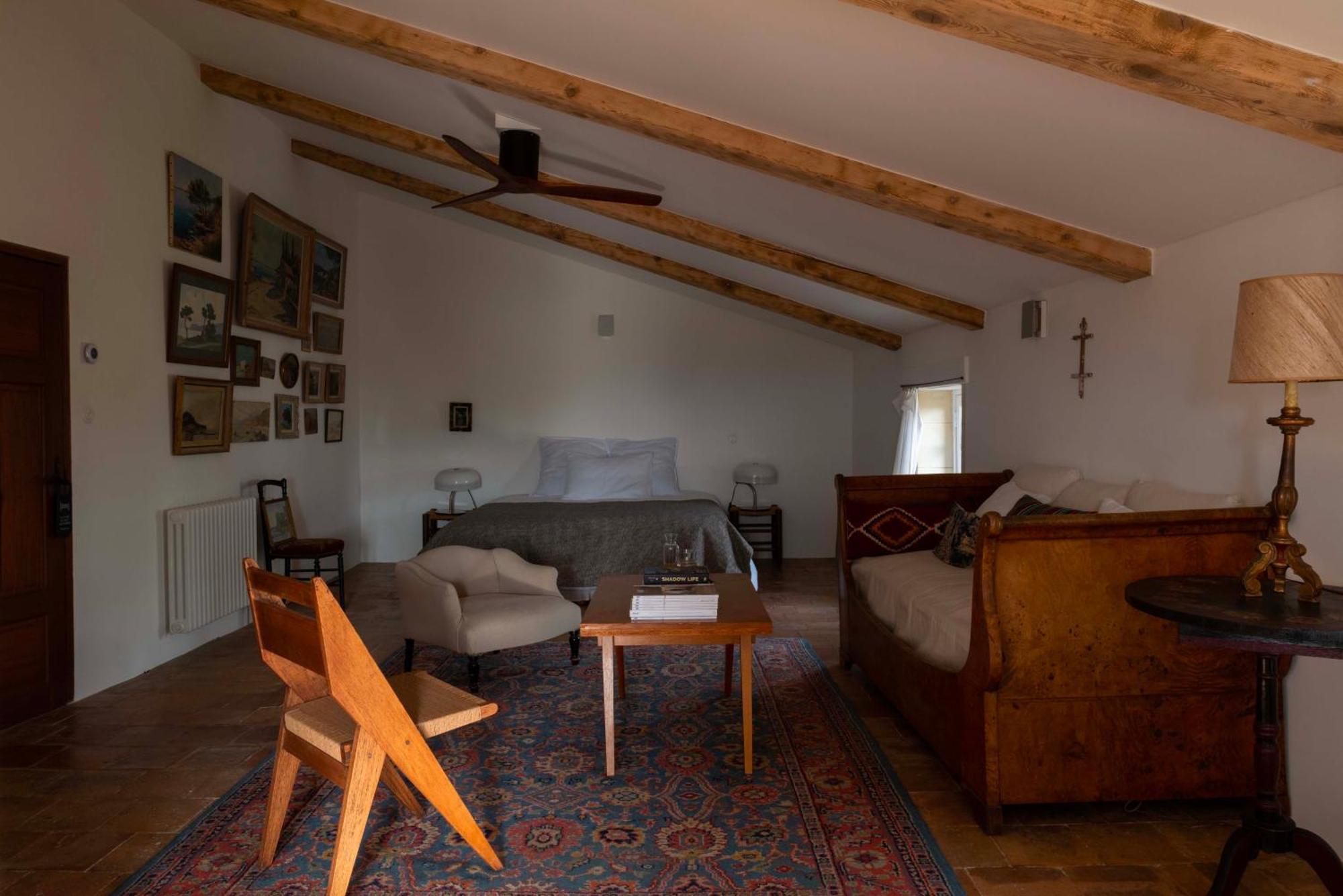 Hotel La Perroya Visan Esterno foto