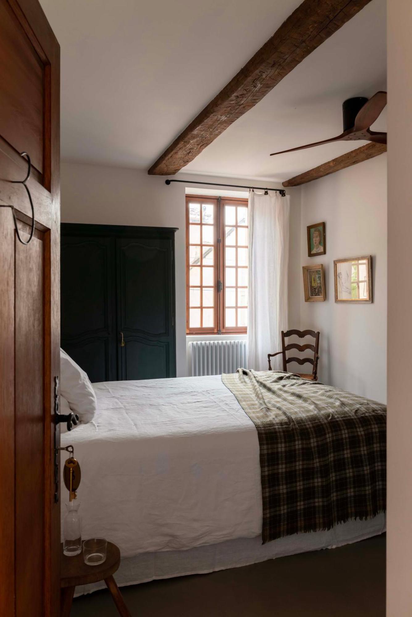 Hotel La Perroya Visan Esterno foto